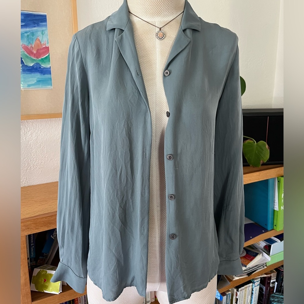 100% silk Jones New York blouse